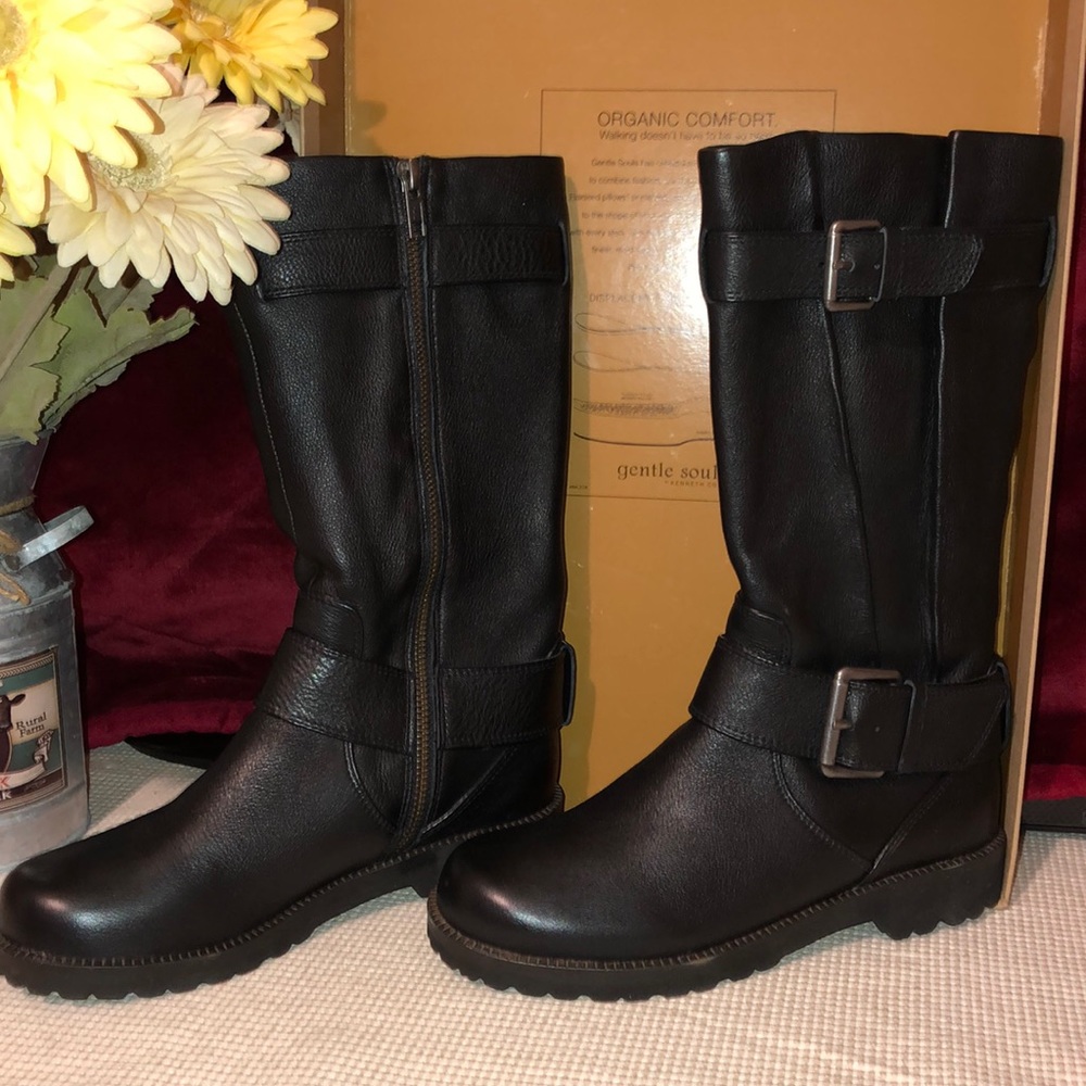 Gentle Souls Buckle up Black -Size 5.5 NWT